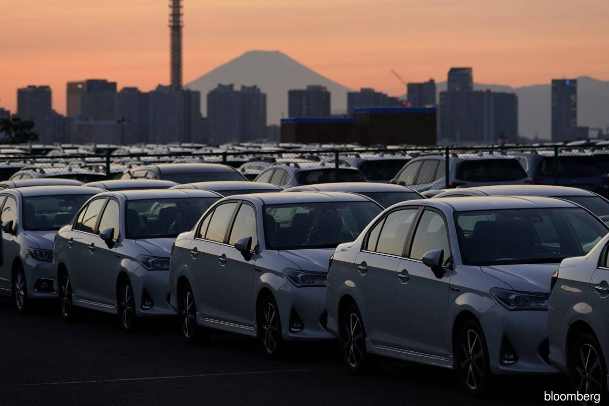 Japan's output rises for first time in four months as supply snags ease for carmakers